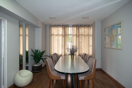 Apartamento à venda com 161m², 5 quartos e sem vagaSala