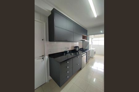 Apartamento à venda com 104m², 3 quartos e 2 vagas Apartamento à venda com 104m², 3 quartos e 2 vagasCozinha