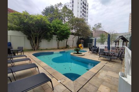 Apartamento à venda com 104m², 3 quartos e 2 vagas Apartamento à venda com 104m², 3 quartos e 2 vagasÁrea comum - Piscina