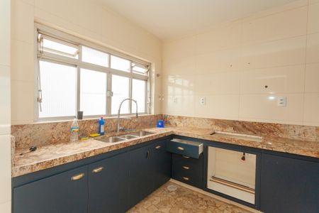 Casa à venda com 420m², 4 quartos e 6 vagasCozinha