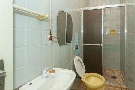 Casa à venda com 420m², 4 quartos e 6 vagasBanheiro de serviço