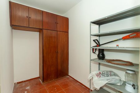 Casa à venda com 420m², 4 quartos e 6 vagasQuarto de Serviço