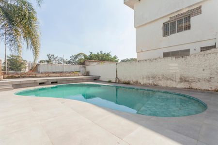 Casa à venda com 420m², 4 quartos e 6 vagasPiscina