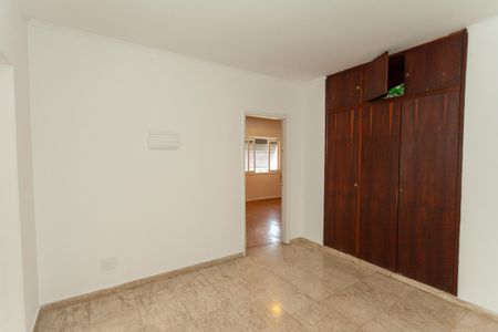 Casa à venda com 420m², 4 quartos e 6 vagasCorredor dos Quartos