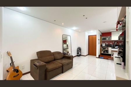 Apartamento à venda com 90m², 2 quartos e 2 vagasFoto 02