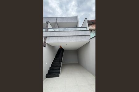 Casa à venda com 125m², 3 quartos e 2 vagas Casa à venda com 125m², 3 quartos e 2 vagasGaragem