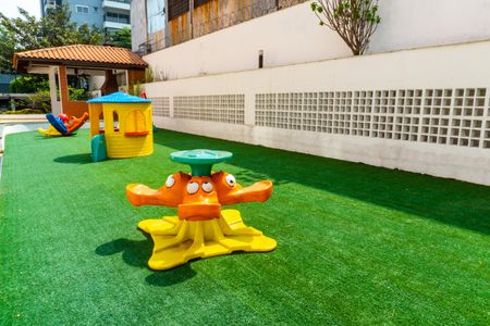 Apartamento à venda com 57m², 2 quartos e 1 vaga Apartamento à venda com 57m², 2 quartos e 1 vagaÁrea comum - Playground