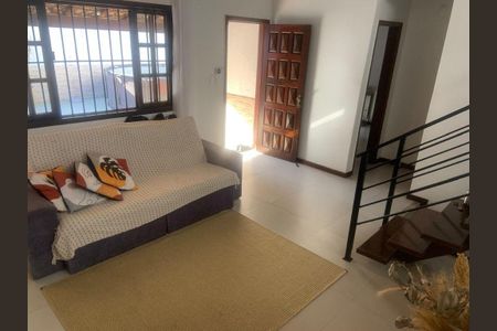 Casa à venda com 3 quartos, 223m² em Itaipu, Niterói