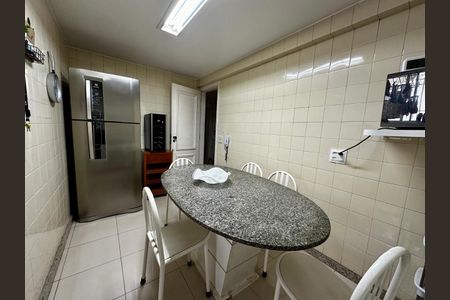Apartamento à venda com 4 quartos, 218m² em Icaraí, Niterói