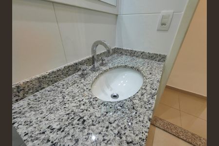 Apartamento à venda com 90m², 3 quartos e 2 vagas Apartamento à venda com 90m², 3 quartos e 2 vagasBanheiro Social