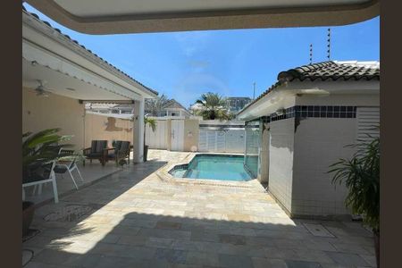 Casa à venda com 5 quartos, 278m² em Recreio dos Bandeirantes, Rio de Janeiro