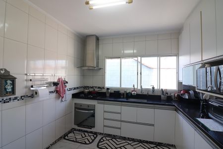 Casa para alugar com 125m², 2 quartos e 2 vagasCozinha