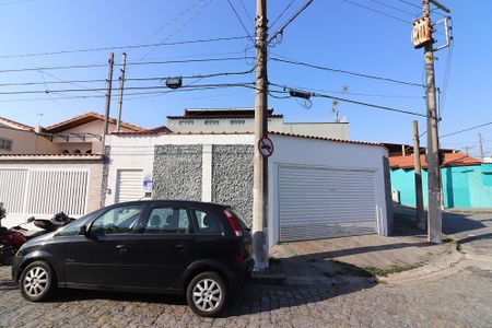 Casa para alugar com 125m², 2 quartos e 2 vagasFachada