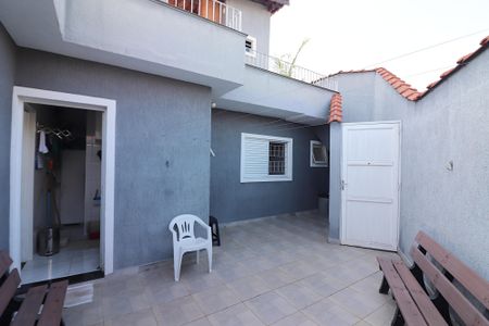 Casa para alugar com 125m², 2 quartos e 2 vagasQuintal