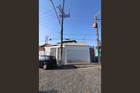 Casa para alugar com 125m², 2 quartos e 2 vagasFachada