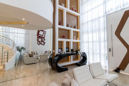 Casa de condomínio à venda com 460m², 5 quartos e 4 vagas Casa de condomínio à venda com 460m², 5 quartos e 4 vagasSala 1