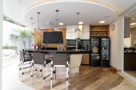 Casa de condomínio à venda com 460m², 5 quartos e 4 vagas Casa de condomínio à venda com 460m², 5 quartos e 4 vagasÁrea Gourmet