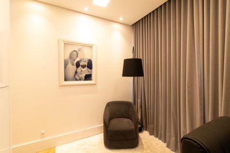 Casa de condomínio à venda com 460m², 5 quartos e 4 vagas Casa de condomínio à venda com 460m², 5 quartos e 4 vagasEscritório