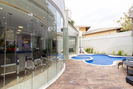Casa de condomínio à venda com 460m², 5 quartos e 4 vagas Casa de condomínio à venda com 460m², 5 quartos e 4 vagasPiscina