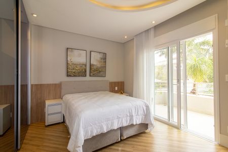 Casa de condomínio à venda com 460m², 5 quartos e 4 vagas Casa de condomínio à venda com 460m², 5 quartos e 4 vagasSuíte 4
