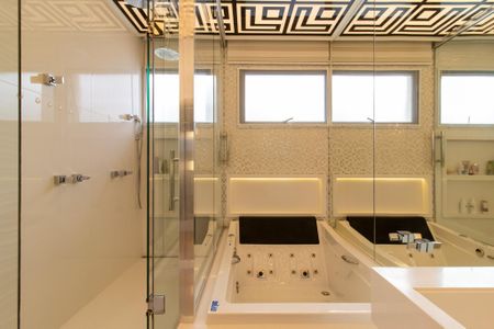 Casa de condomínio à venda com 460m², 5 quartos e 4 vagas Casa de condomínio à venda com 460m², 5 quartos e 4 vagasBanheiro da Suíte 1