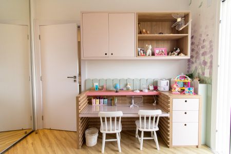 Casa de condomínio à venda com 460m², 5 quartos e 4 vagas Casa de condomínio à venda com 460m², 5 quartos e 4 vagasSuíte 3