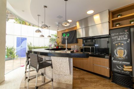 Casa de condomínio à venda com 460m², 5 quartos e 4 vagas Casa de condomínio à venda com 460m², 5 quartos e 4 vagasÁrea Gourmet