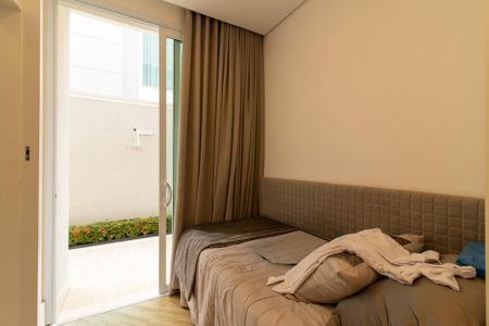 Casa de condomínio à venda com 460m², 5 quartos e 4 vagas Casa de condomínio à venda com 460m², 5 quartos e 4 vagasQuarto de Serviço