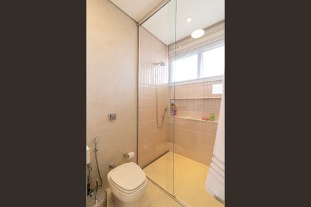 Casa de condomínio à venda com 460m², 5 quartos e 4 vagas Casa de condomínio à venda com 460m², 5 quartos e 4 vagasBanheiro da Suíte 3