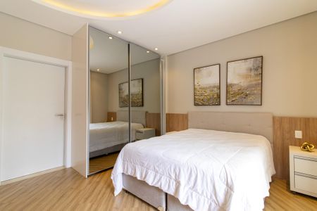 Casa de condomínio à venda com 460m², 5 quartos e 4 vagas Casa de condomínio à venda com 460m², 5 quartos e 4 vagasSuíte 4