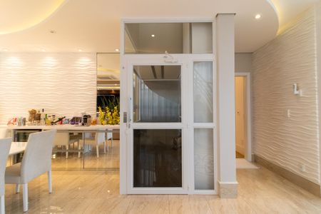 Casa de condomínio à venda com 460m², 5 quartos e 4 vagas Casa de condomínio à venda com 460m², 5 quartos e 4 vagasElevador