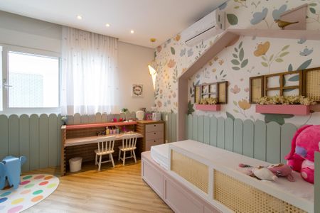 Casa de condomínio à venda com 460m², 5 quartos e 4 vagas Casa de condomínio à venda com 460m², 5 quartos e 4 vagasSuíte 2