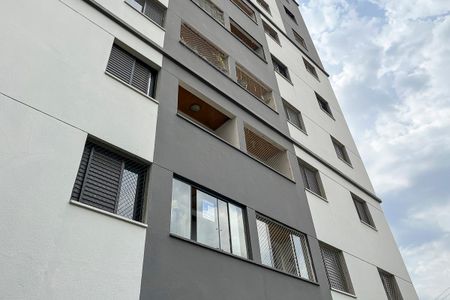 Apartamento à venda com 107m², 2 quartos e 1 vagaFachada - Placa