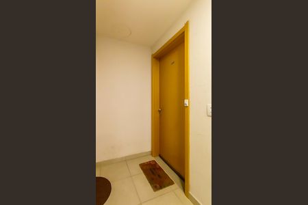 Apartamento à venda com 74m², 3 quartos e 1 vaga Apartamento à venda com 74m², 3 quartos e 1 vagaPorta do apartamento