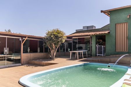 Casa à venda com 450m², 3 quartos e 4 vagas Casa à venda com 450m², 3 quartos e 4 vagasÁrea Externa