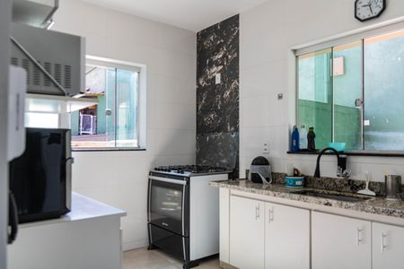 Casa à venda com 450m², 3 quartos e 4 vagas Casa à venda com 450m², 3 quartos e 4 vagasCozinha