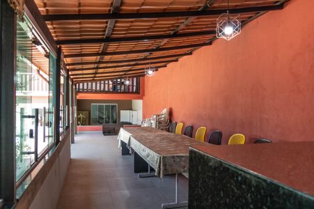 Casa à venda com 450m², 3 quartos e 4 vagas Casa à venda com 450m², 3 quartos e 4 vagasÁrea Externa