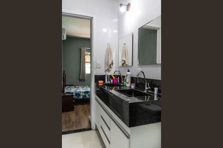 Casa à venda com 450m², 3 quartos e 4 vagas Casa à venda com 450m², 3 quartos e 4 vagasBanheiro da Suíte 1