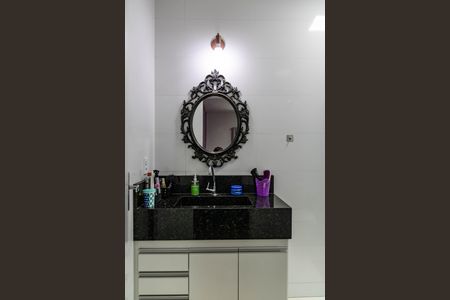 Casa à venda com 450m², 3 quartos e 4 vagas Casa à venda com 450m², 3 quartos e 4 vagasBanheiro da Suíte 2