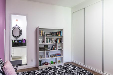 Casa à venda com 450m², 3 quartos e 4 vagas Casa à venda com 450m², 3 quartos e 4 vagasSuíte 2