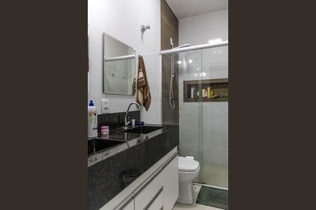 Casa à venda com 450m², 3 quartos e 4 vagas Casa à venda com 450m², 3 quartos e 4 vagasBanheiro da Suíte 1