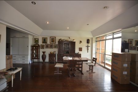 Apartamento para alugar com 240m², 3 quartos e 2 vagasSala