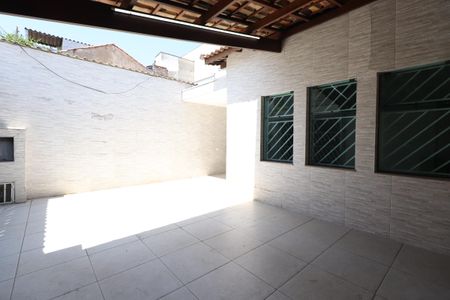 Casa à venda com 210m², 2 quartos e 4 vagasÁrea comum