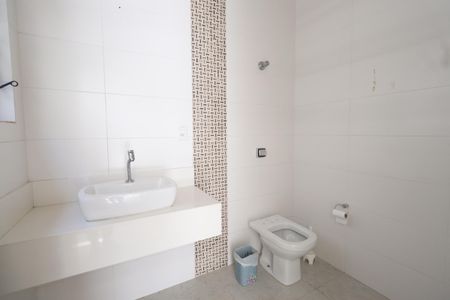 Casa à venda com 210m², 2 quartos e 4 vagasBanheiro de Serviço