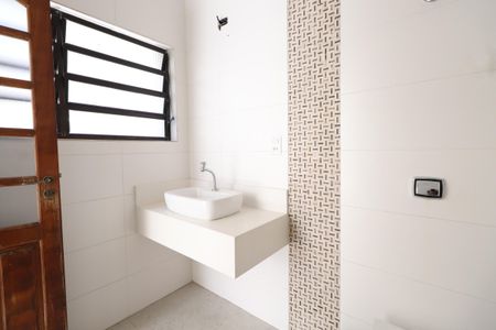 Casa à venda com 210m², 2 quartos e 4 vagasBanheiro de Serviço