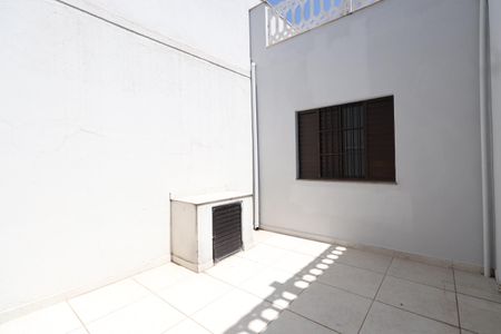 Casa à venda com 210m², 2 quartos e 4 vagasTerraço