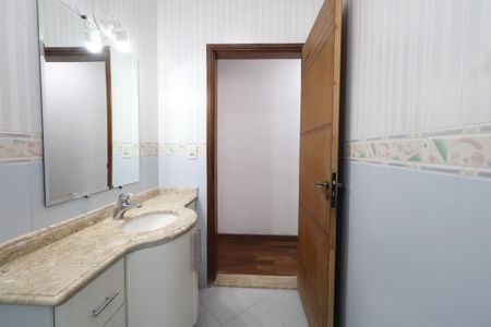 Casa à venda com 210m², 2 quartos e 4 vagasBanheiro