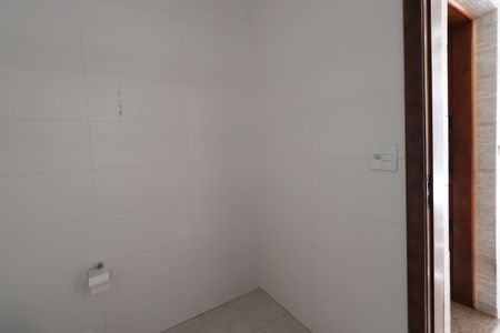 Casa à venda com 210m², 2 quartos e 4 vagasBanheiro de Serviço