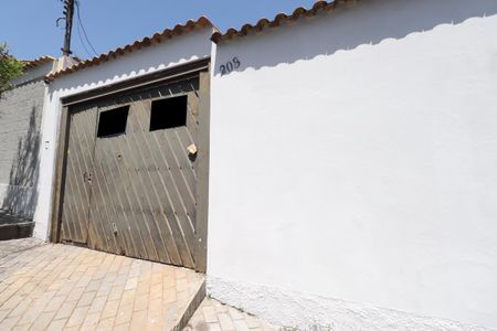 Casa à venda com 210m², 2 quartos e 4 vagasFachada