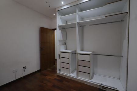 Casa à venda com 210m², 2 quartos e 4 vagasQuarto 1